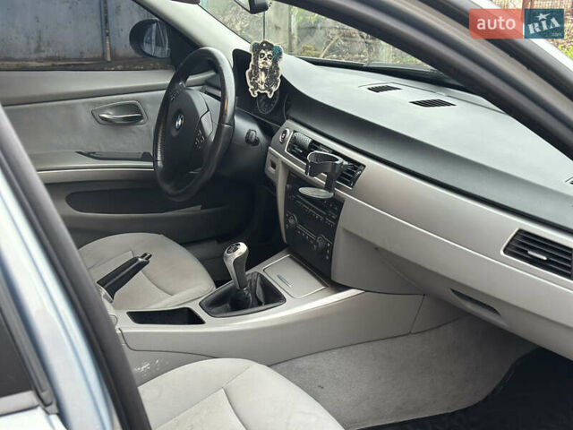 Серый БМВ 3 Серия, объемом двигателя 2 л и пробегом 250 тыс. км за 5950 $, фото 7 на Automoto.ua