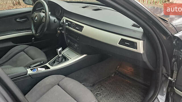 Серый БМВ 3 Серия, объемом двигателя 2 л и пробегом 511 тыс. км за 5900 $, фото 18 на Automoto.ua