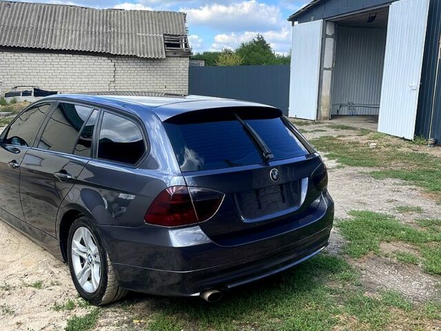 Серый БМВ 3 Серия, объемом двигателя 2 л и пробегом 216 тыс. км за 7500 $, фото 2 на Automoto.ua