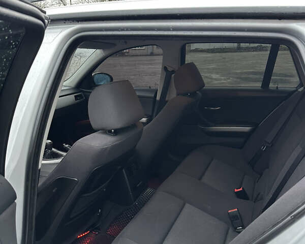 Сірий БМВ 3 Серія, об'ємом двигуна 2 л та пробігом 343 тис. км за 5199 $, фото 21 на Automoto.ua