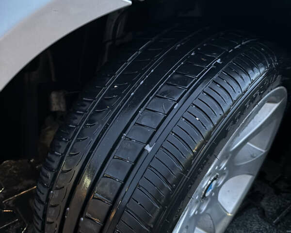 Сірий БМВ 3 Серія, об'ємом двигуна 2 л та пробігом 299 тис. км за 8000 $, фото 6 на Automoto.ua