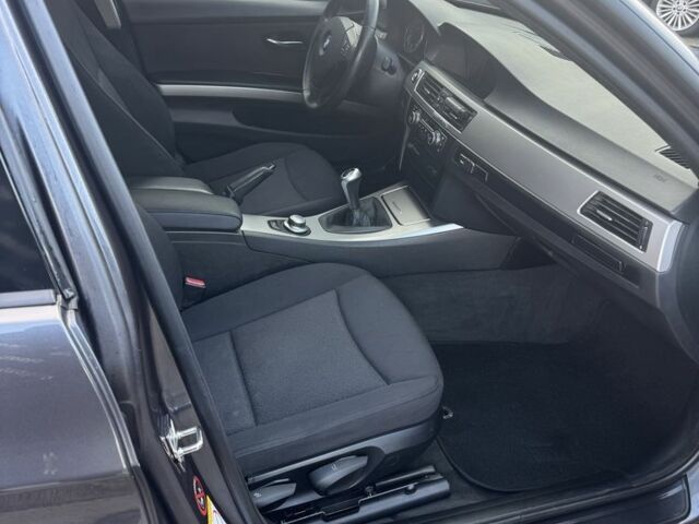 Сірий БМВ 3 Серія, об'ємом двигуна 2 л та пробігом 289 тис. км за 6999 $, фото 12 на Automoto.ua