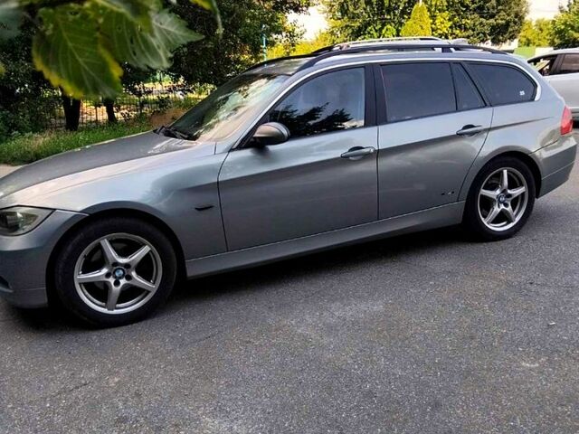 Серый БМВ 3 Серия, объемом двигателя 2 л и пробегом 0 тыс. км за 6500 $, фото 1 на Automoto.ua