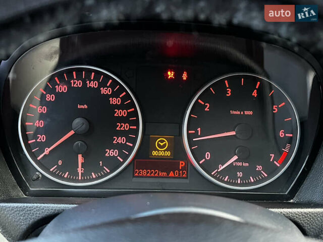 Серый БМВ 3 Серия, объемом двигателя 2 л и пробегом 238 тыс. км за 7000 $, фото 9 на Automoto.ua