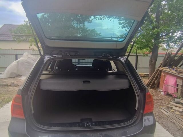 Серый БМВ 3 Серия, объемом двигателя 2 л и пробегом 268 тыс. км за 7900 $, фото 6 на Automoto.ua