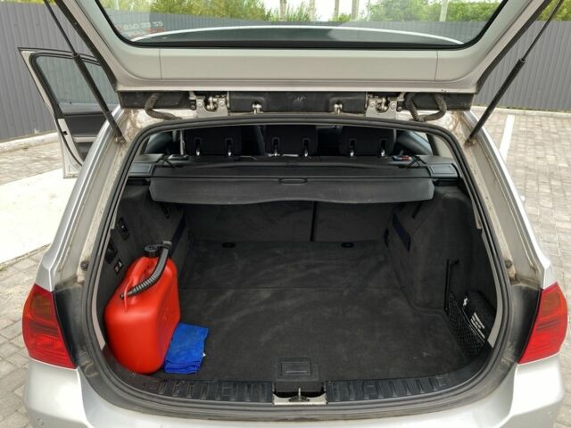 Серый БМВ 3 Серия, объемом двигателя 2 л и пробегом 208 тыс. км за 5500 $, фото 7 на Automoto.ua