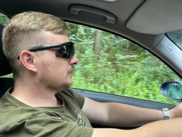 Серый БМВ 3 Серия, объемом двигателя 2 л и пробегом 317 тыс. км за 5000 $, фото 3 на Automoto.ua