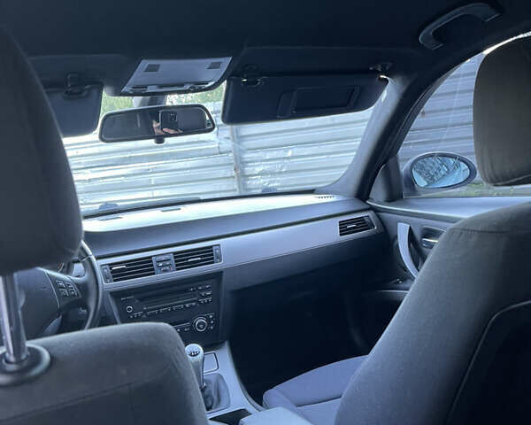 Серый БМВ 3 Серия, объемом двигателя 2 л и пробегом 390 тыс. км за 6900 $, фото 43 на Automoto.ua