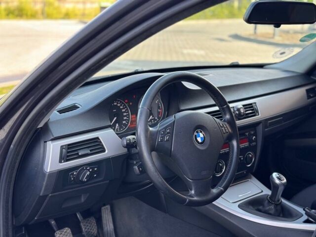 Сірий БМВ 3 Серія, об'ємом двигуна 2 л та пробігом 239 тис. км за 6500 $, фото 3 на Automoto.ua