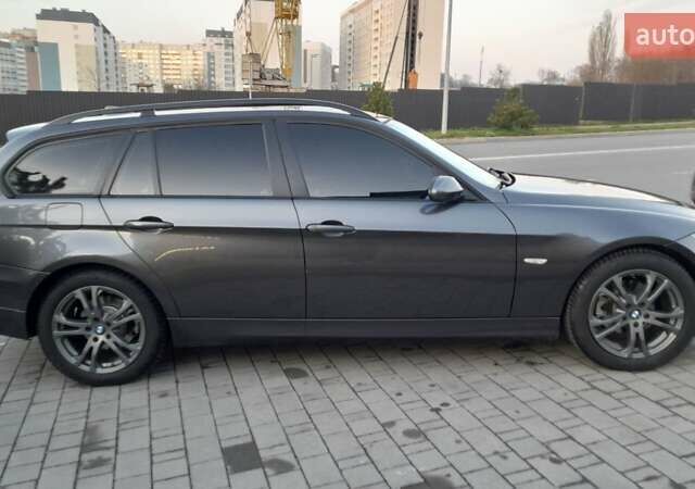 Серый БМВ 3 Серия, объемом двигателя 2 л и пробегом 211 тыс. км за 7800 $, фото 9 на Automoto.ua