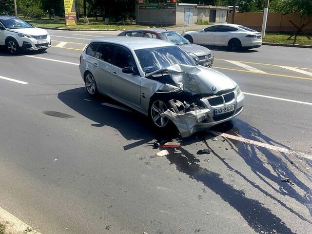 Серый БМВ 3 Серия, объемом двигателя 2 л и пробегом 265 тыс. км за 3800 $, фото 6 на Automoto.ua