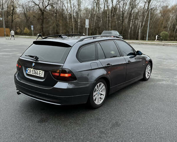 Серый БМВ 3 Серия, объемом двигателя 2 л и пробегом 380 тыс. км за 6600 $, фото 3 на Automoto.ua