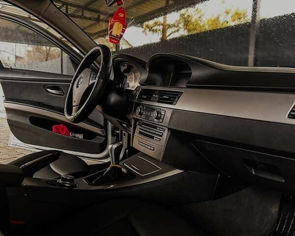 Серый БМВ 3 Серия, объемом двигателя 2 л и пробегом 400 тыс. км за 9000 $, фото 6 на Automoto.ua