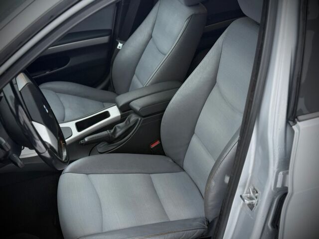 Серый БМВ 3 Серия, объемом двигателя 2 л и пробегом 300 тыс. км за 6800 $, фото 7 на Automoto.ua