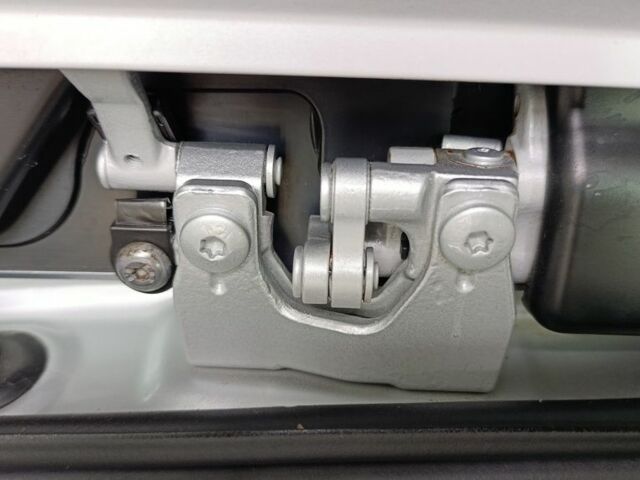 Серый БМВ 3 Серия, объемом двигателя 2 л и пробегом 230 тыс. км за 7500 $, фото 17 на Automoto.ua