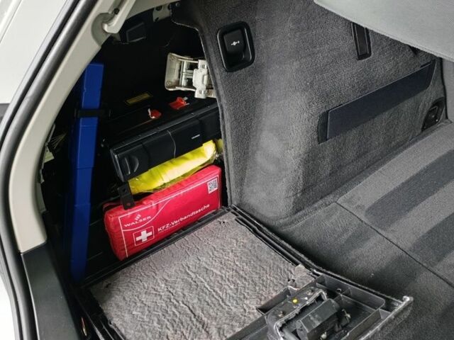 Серый БМВ 3 Серия, объемом двигателя 2 л и пробегом 230 тыс. км за 7500 $, фото 8 на Automoto.ua