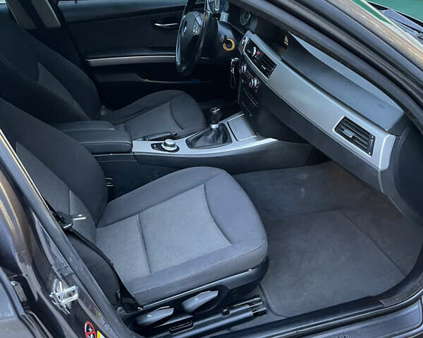 Серый БМВ 3 Серия, объемом двигателя 2 л и пробегом 380 тыс. км за 6600 $, фото 13 на Automoto.ua