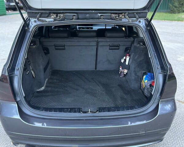 Серый БМВ 3 Серия, объемом двигателя 2 л и пробегом 380 тыс. км за 6600 $, фото 20 на Automoto.ua