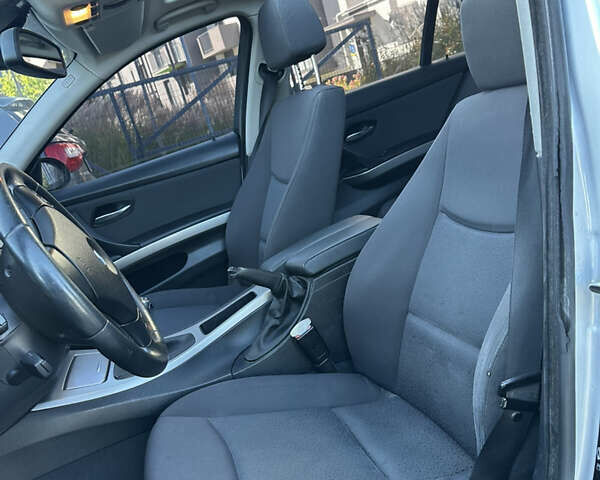 БМВ 3 Серия 2007 в Львове на Automoto.ua Серый БМВ 3 Серия, объемом двигателя 2 л и пробегом 290 тыс. км за 5950 $, фото 10 на Automoto.ua