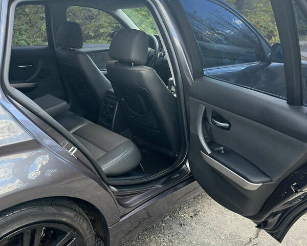 БМВ 3 Серия 2007 в Белой Церкве на Automoto.ua Серый БМВ 3 Серия, объемом двигателя 2.5 л и пробегом 275 тыс. км за 6900 $, фото 16 на Automoto.ua