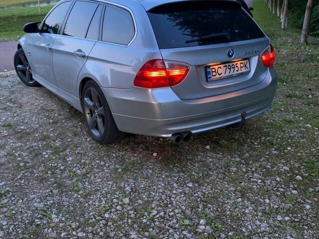 Серый БМВ 3 Серия, объемом двигателя 3 л и пробегом 300 тыс. км за 9000 $, фото 1 на Automoto.ua