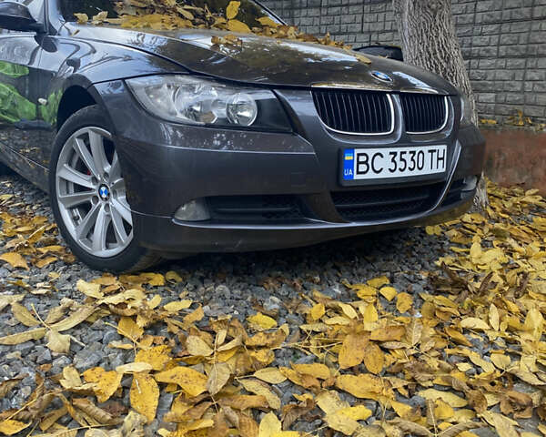 Серый БМВ 3 Серия, объемом двигателя 2 л и пробегом 239 тыс. км за 6500 $, фото 6 на Automoto.ua