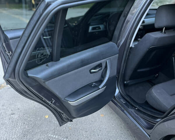 Серый БМВ 3 Серия, объемом двигателя 2 л и пробегом 380 тыс. км за 6600 $, фото 17 на Automoto.ua