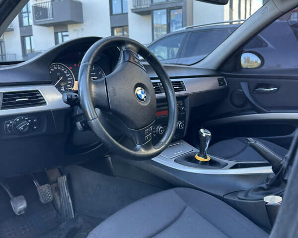 БМВ 3 Серия 2007 в Львове на Automoto.ua Серый БМВ 3 Серия, объемом двигателя 2 л и пробегом 290 тыс. км за 5950 $, фото 15 на Automoto.ua