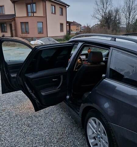 Серый БМВ 3 Серия, объемом двигателя 2 л и пробегом 297 тыс. км за 7700 $, фото 5 на Automoto.ua