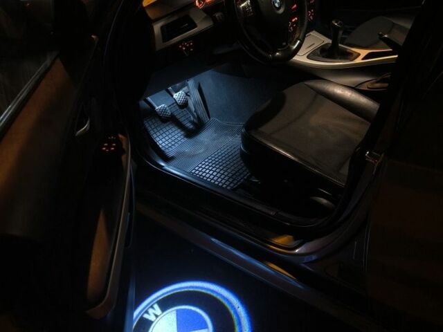 Серый БМВ 3 Серия, объемом двигателя 2 л и пробегом 332 тыс. км за 7499 $, фото 8 на Automoto.ua