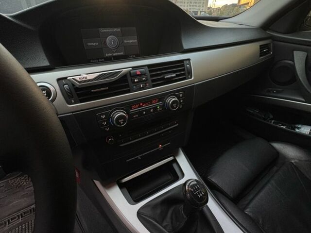 БМВ 3 Серія 2008 у Хмельницькому на Automoto.ua Сірий БМВ 3 Серія, об'ємом двигуна 2 л та пробігом 329 тис. км за 8000 $, фото 15 на Automoto.ua