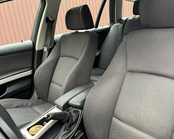 Серый БМВ 3 Серия, объемом двигателя 2 л и пробегом 275 тыс. км за 5800 $, фото 21 на Automoto.ua