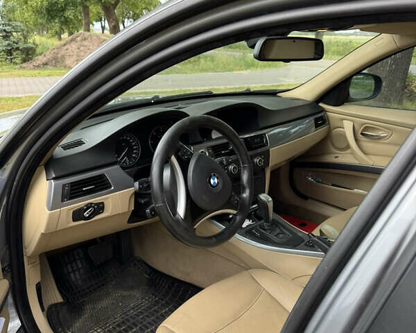 Серый БМВ 3 Серия, объемом двигателя 2 л и пробегом 275 тыс. км за 7017 $, фото 15 на Automoto.ua