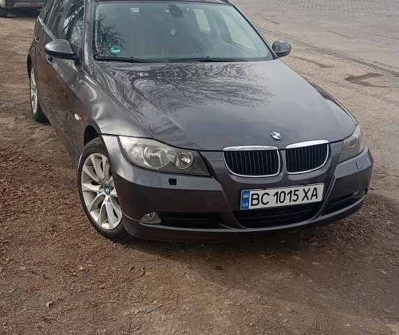 Сірий БМВ 3 Серія, об'ємом двигуна 2 л та пробігом 579 тис. км за 7500 $, фото 4 на Automoto.ua