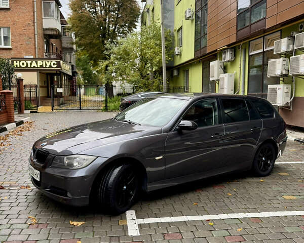БМВ 3 Серия 2008 в Хмельницком на Automoto.ua Серый БМВ 3 Серия, объемом двигателя 2 л и пробегом 249 тыс. км за 7777 $, фото 3 на Automoto.ua