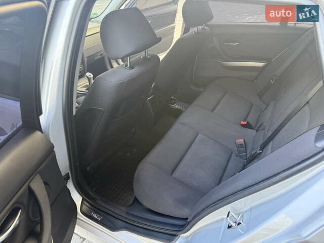 Серый БМВ 3 Серия, объемом двигателя 2 л и пробегом 251 тыс. км за 7800 $, фото 10 на Automoto.ua