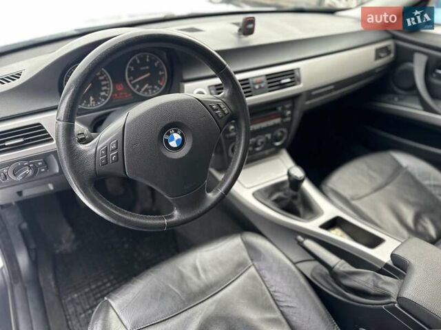 Серый БМВ 3 Серия, объемом двигателя 2 л и пробегом 215 тыс. км за 6900 $, фото 9 на Automoto.ua
