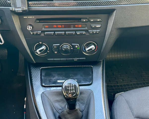 Серый БМВ 3 Серия, объемом двигателя 2 л и пробегом 350 тыс. км за 6500 $, фото 15 на Automoto.ua