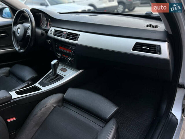 Серый БМВ 3 Серия, объемом двигателя 3 л и пробегом 262 тыс. км за 8900 $, фото 27 на Automoto.ua