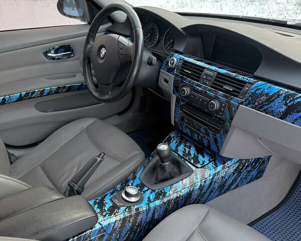 Серый БМВ 3 Серия, объемом двигателя 2 л и пробегом 320 тыс. км за 7499 $, фото 6 на Automoto.ua