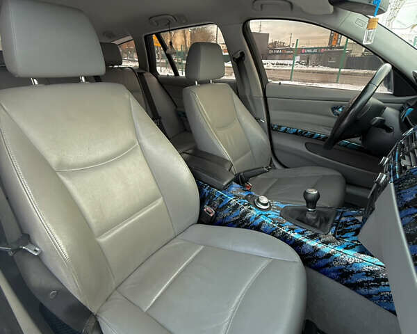 Серый БМВ 3 Серия, объемом двигателя 2 л и пробегом 320 тыс. км за 7499 $, фото 8 на Automoto.ua