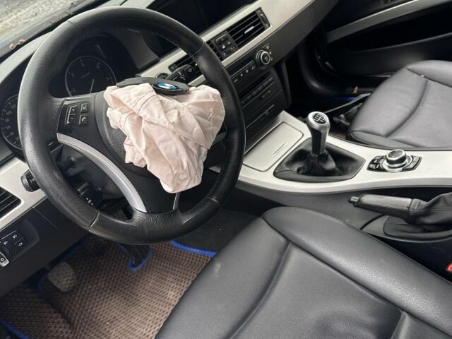 Сірий БМВ 3 Серія, об'ємом двигуна 2 л та пробігом 360 тис. км за 3500 $, фото 5 на Automoto.ua