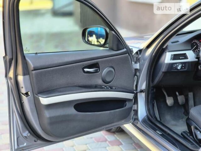 Серый БМВ 3 Серия, объемом двигателя 2 л и пробегом 250 тыс. км за 8500 $, фото 11 на Automoto.ua