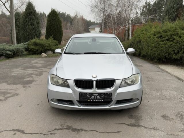 Сірий БМВ 3 Серія, об'ємом двигуна 2 л та пробігом 268 тис. км за 3690 $, фото 1 на Automoto.ua