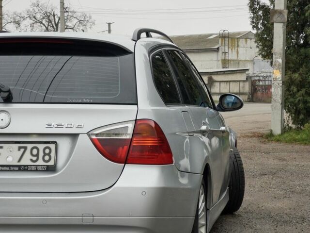 Серый БМВ 3 Серия, объемом двигателя 2 л и пробегом 350 тыс. км за 3700 $, фото 2 на Automoto.ua