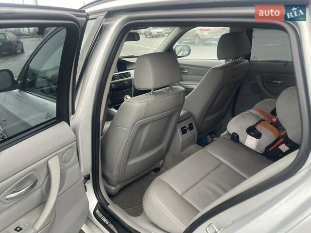 Серый БМВ 3 Серия, объемом двигателя 3 л и пробегом 131 тыс. км за 9500 $, фото 13 на Automoto.ua