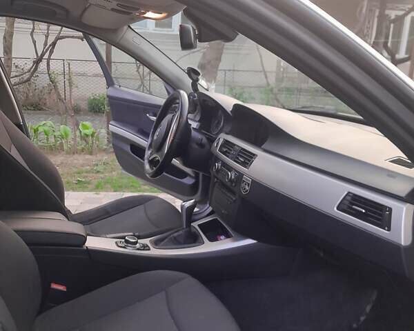 Серый БМВ 3 Серия, объемом двигателя 2 л и пробегом 373 тыс. км за 9500 $, фото 23 на Automoto.ua