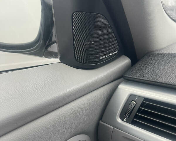 Серый БМВ 3 Серия, объемом двигателя 3 л и пробегом 131 тыс. км за 9500 $, фото 9 на Automoto.ua