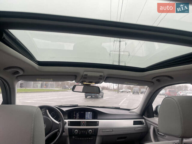 Серый БМВ 3 Серия, объемом двигателя 3 л и пробегом 131 тыс. км за 9500 $, фото 12 на Automoto.ua