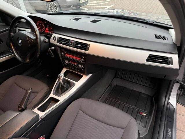 Сірий БМВ 3 Серія, об'ємом двигуна 2 л та пробігом 271 тис. км за 8300 $, фото 20 на Automoto.ua